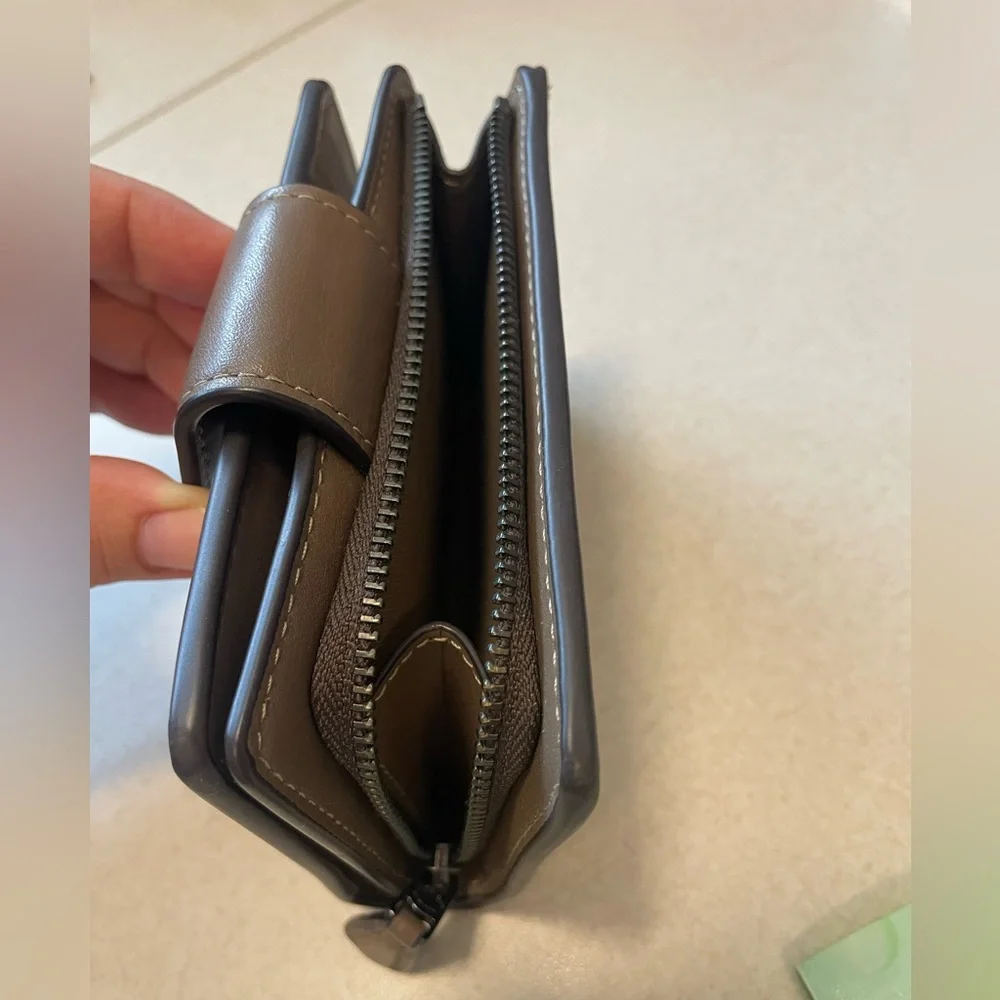 Coach 🤎🩶 medium corner zip Wallet Dark Stone leather NWOT - Picture 8 of 16